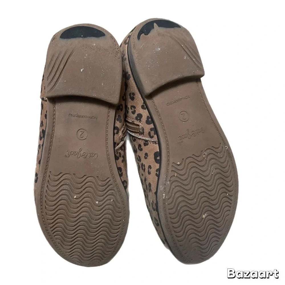 Sz 2 Leopard Print zip up Bootie ankle boots